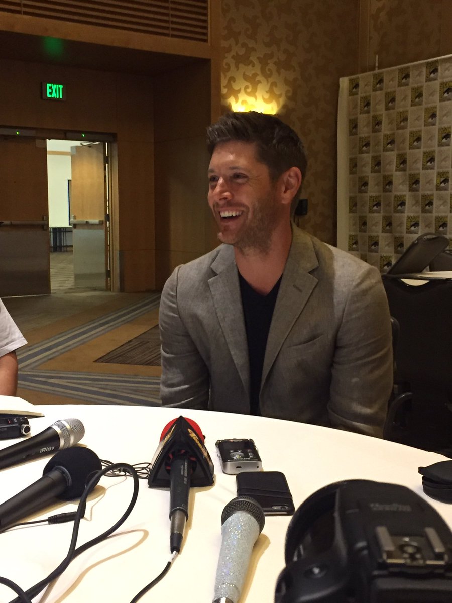 HNewsSource's tweet photo. .@JensenAckles was a sweetie as always! #supernatural #SDcc2017 #deanwinchester https://t.co/WJfhaQ5oTu