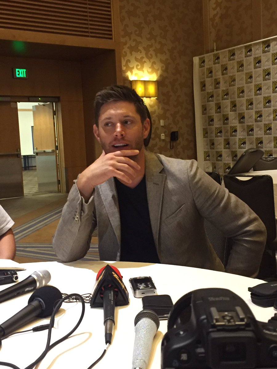 HNewsSource's tweet photo. .@JensenAckles was a sweetie as always! #supernatural #SDcc2017 #deanwinchester https://t.co/WJfhaQ5oTu