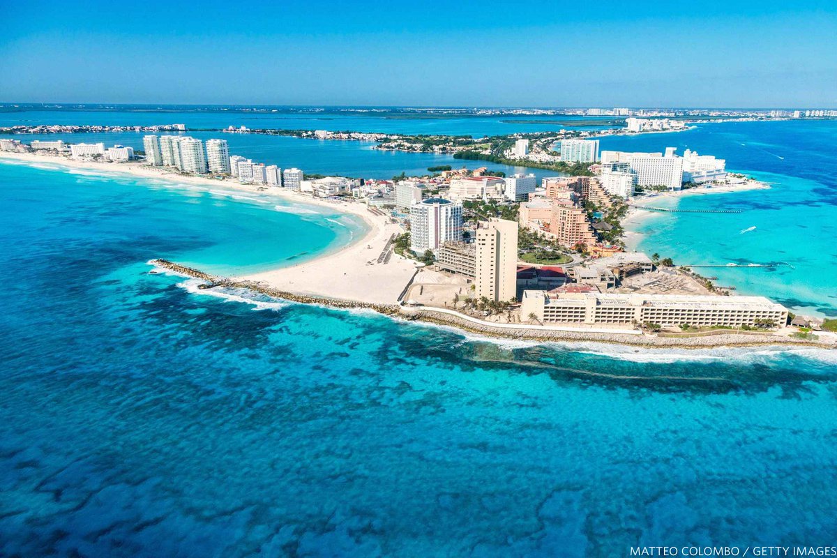 nature_org's tweet photo. A coral reef gets an insurance policy of its own. The policy holders? The beachfront hotels protected by that reef: https://t.co/wW0VvavOA8 https://t.co/AI6CqHSHlL