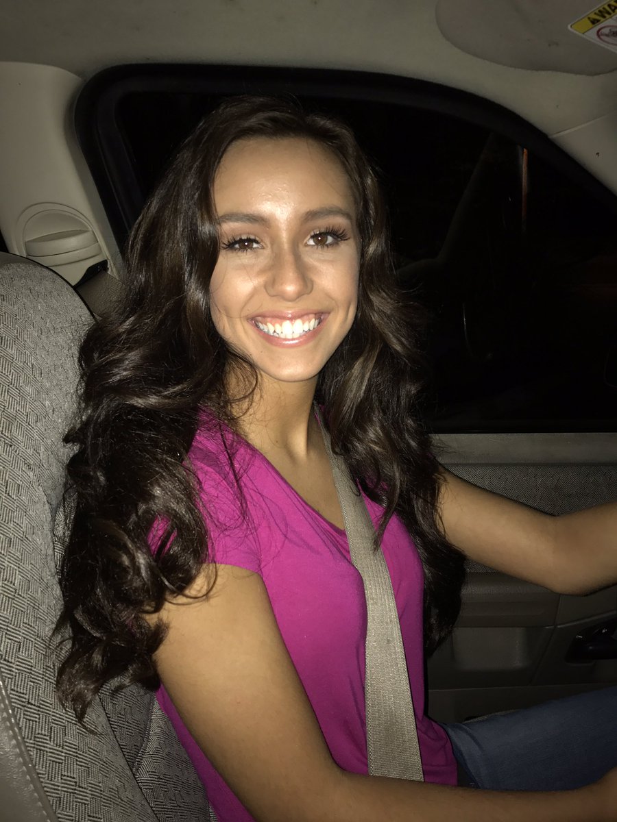 My sweet Madison is flying to Phoenix Arizona soon her first flight!!!!  Mom is more nervous than her!!