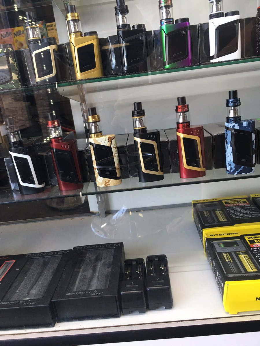 CigaretteWorld4's tweet photo. got those new smok alien colors in!! #vape #smok https://t.co/1FgitrDPOA