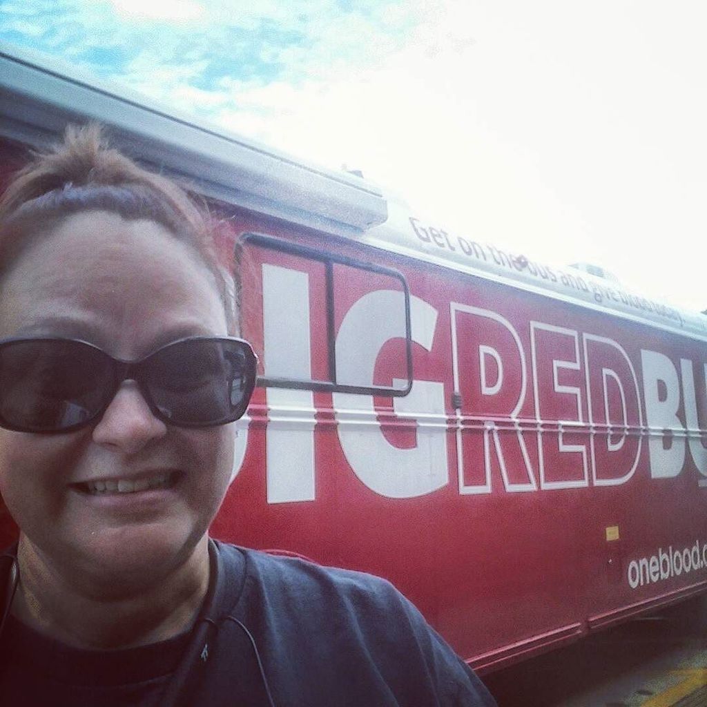 FlowersOMG's tweet photo. Deliver a #wedding and #Savealife with a pop into the bus. #OneBlood when you can #donate https://t.co/Og990GSHdJ https://t.co/MSEa4KF0gR