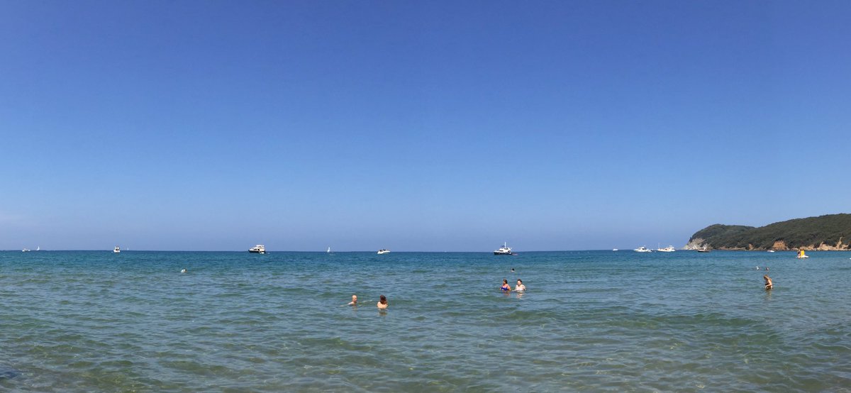 SigDrucker's tweet photo. Spiaggia Baratti, Toscana, Italia #BuonaDomenica #fuoric'èsole https://t.co/aZ66OZ2eH5