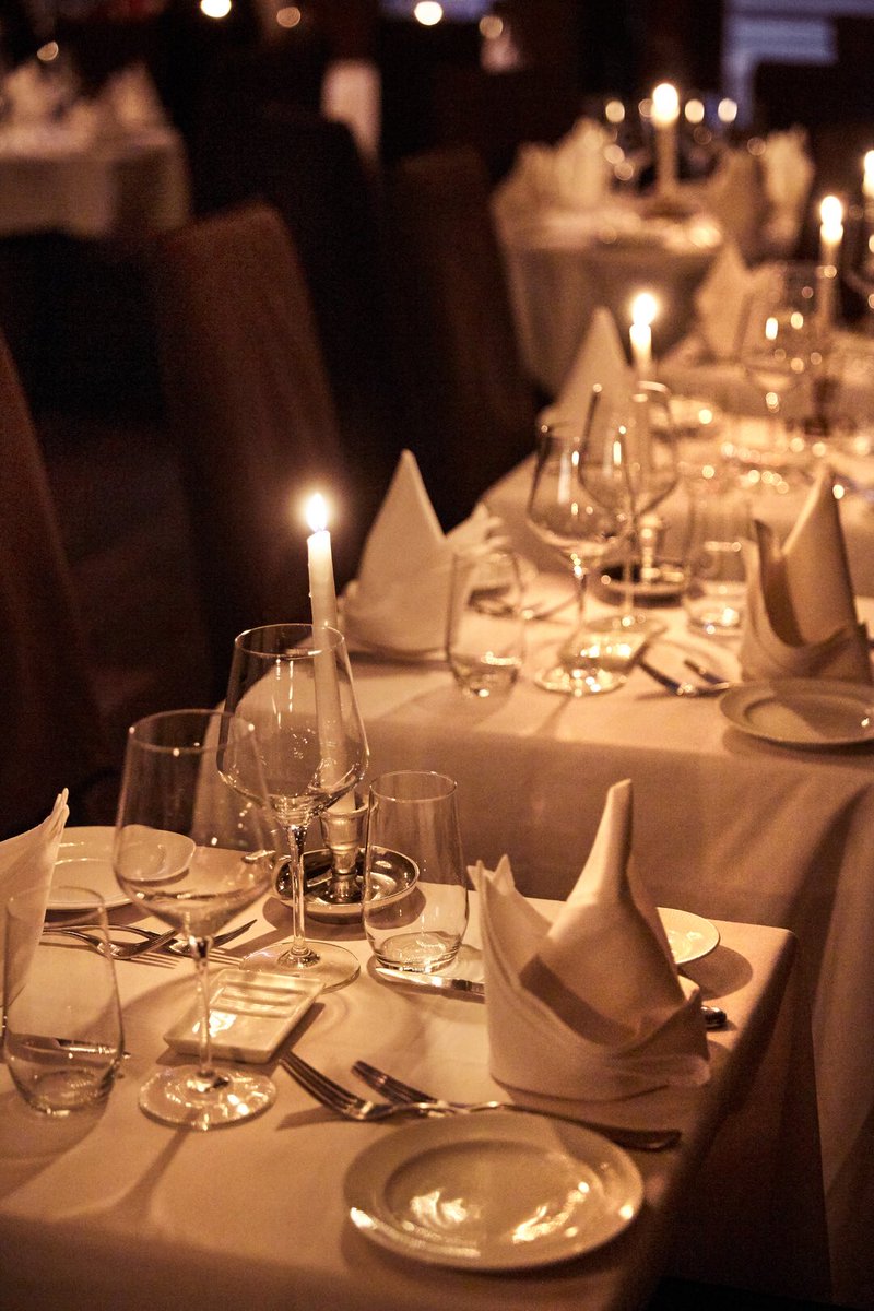ViaVenetoSM's tweet photo. When date night is Sunday night, you come to Via Veneto. https://t.co/3tz3SOUms2