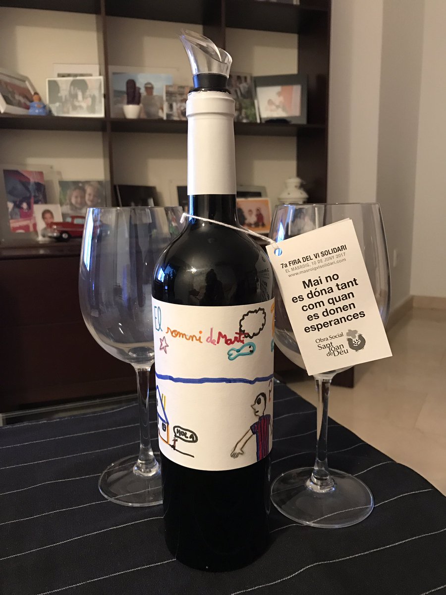Cap de setmana amb el vi solidari <a href="/CellerMasroig/">Celler Masroig</a> <a href="/domontsant/">domontsant</a> #vicatalà gràcies <a href="/divimuntaner/">Diví</a> <a href="/CanCanyesbcn/">cancanyes</a>
