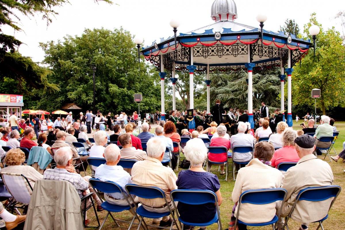 DailyESSEX's tweet photo. #Essex: Music in Priory Park through the summer https://t.co/33eBhFbyzz https://t.co/5pY9kgO0k5