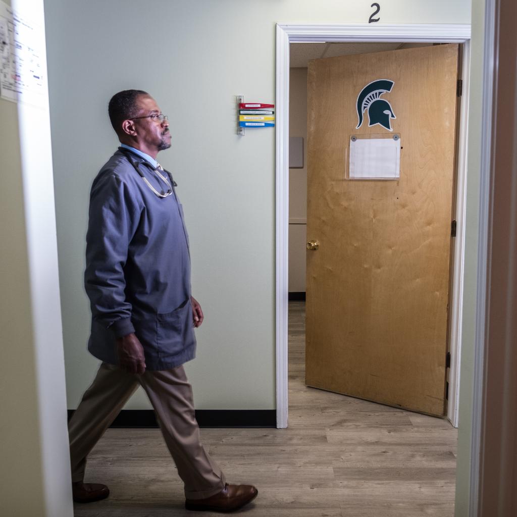michiganstateu's tweet photo. Derrick Williamson is medical director of the Popoff Clinic in Detroit, #MSU's first health clinic outside of the Lansing area. #MSURoadTrip https://t.co/XYYwjfixuD