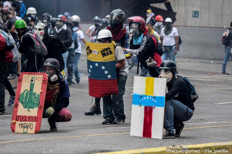 DolarToday's tweet photo. ¡NUESTROS HÉROES! Los rebeldes con causa de Venezuela -► https://t.co/85hXrSjbAm https://t.co/kl4H7KeyML