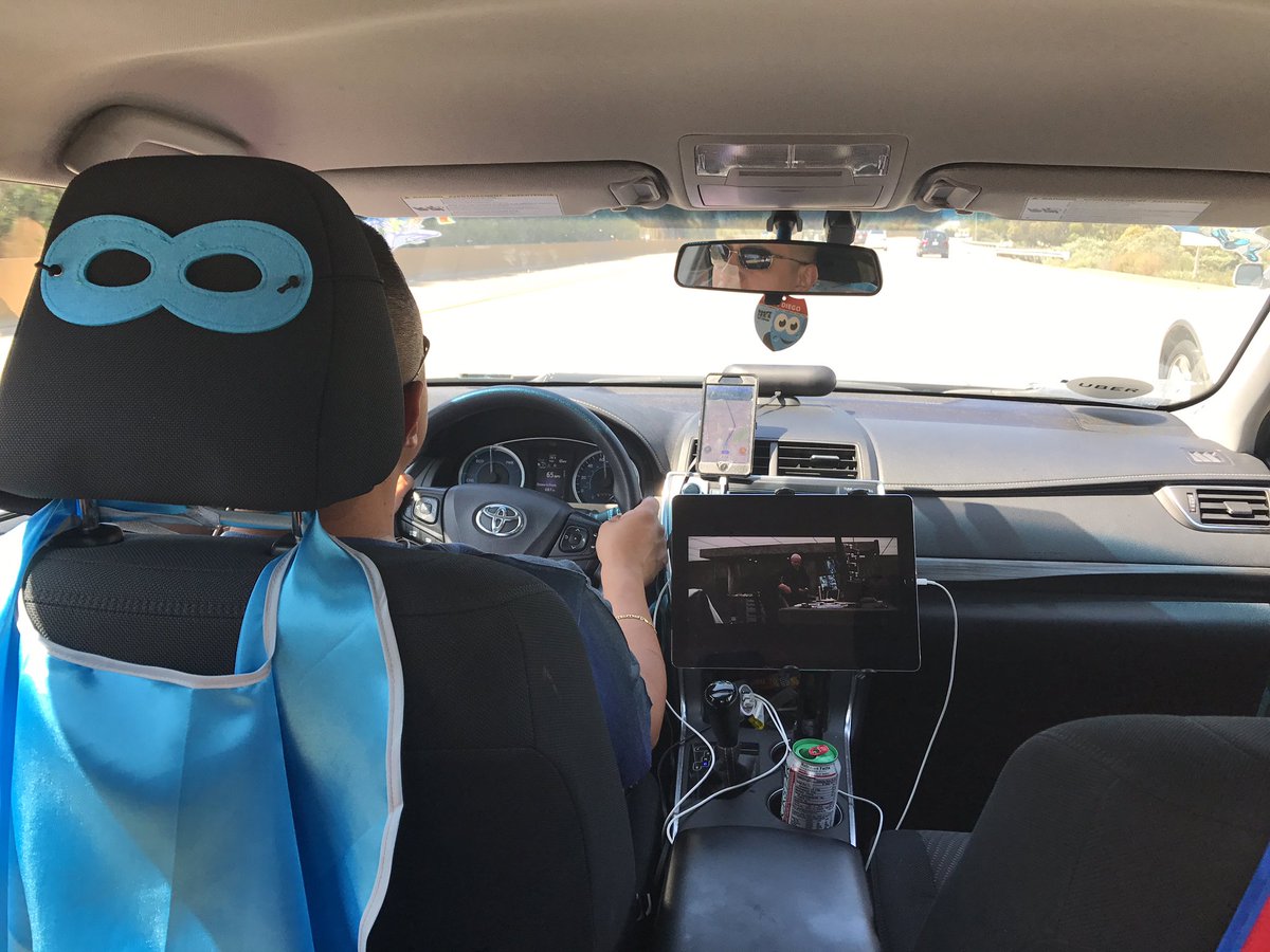 DCComicsNews's tweet photo. .@Uber we are in the all time best uber car! #imaxonwheels #playingbatman #SDCC17 #dccomicsnews @SergioDJJoker https://t.co/ShD5ZGrXCm