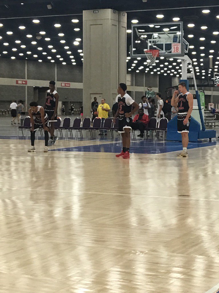coachfitty1's tweet photo. @Lville_Magic in that championship!! #AllinHoopfest https://t.co/ybiqDONKHW