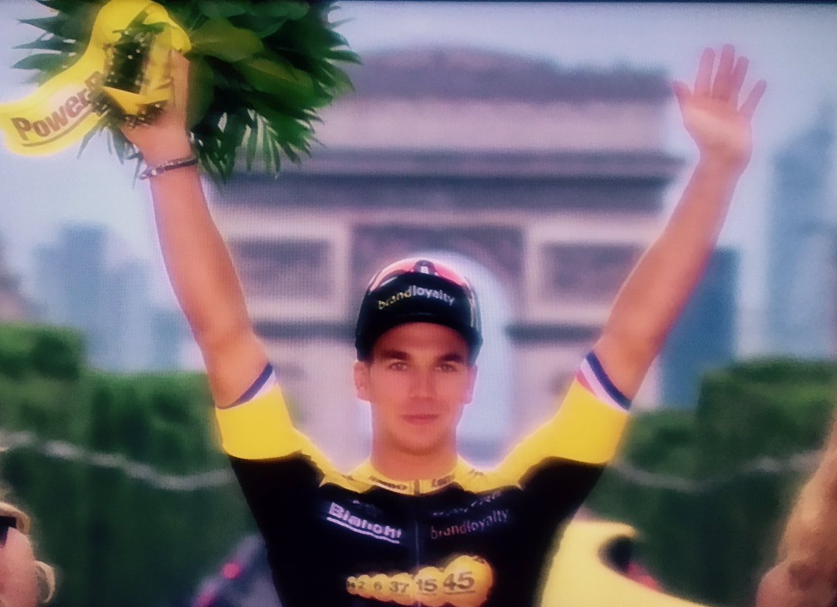 sander_kroeze's tweet photo. Ongeloofelijk plaatje toch? Wat mooi! @GroenewegenD @LottoJumbo_road https://t.co/ePAP3SH3Bl