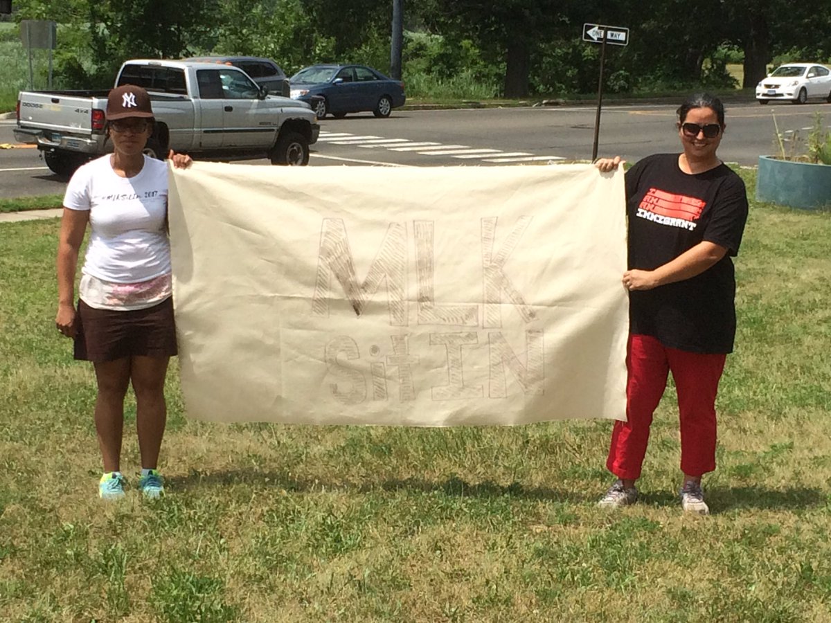 BurBur4Eva's tweet photo. #mlksitin New Haven in action! Come out and join us right now! Speakers and performers start in fifteen minutes! https://t.co/WzaqYlUhkW