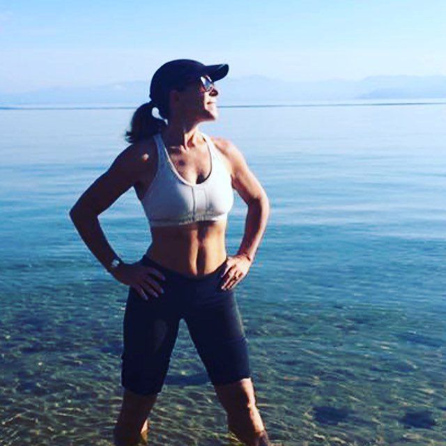 JulieZiemelis's tweet photo. This photo reminds me to keep fighting the good fight of staying in shape. #fitnessjourney #absforlife #PlanksAreM… https://t.co/jEaDXGWnCY https://t.co/LZlatdw0s6