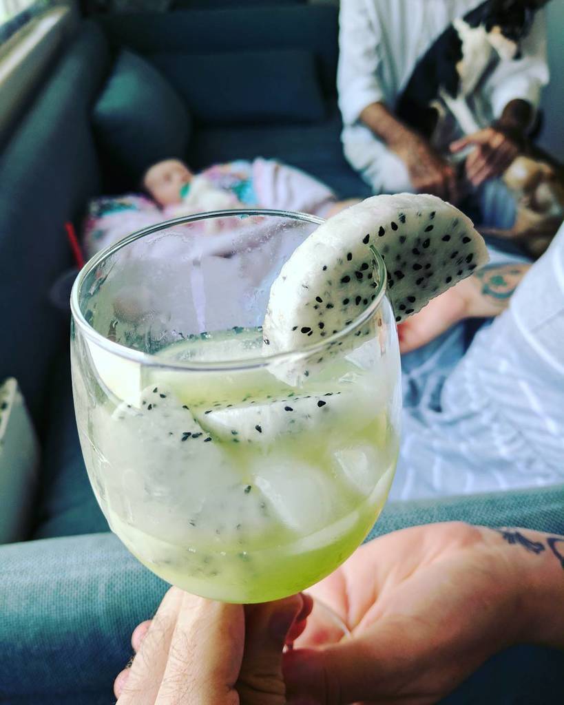 bychrisgomez's tweet photo. GoT ready with this Dragonfruit jungle juice #hypotic #hennessy #dragonfruit https://t.co/jHDxs409zq https://t.co/Auo8nBxTBT