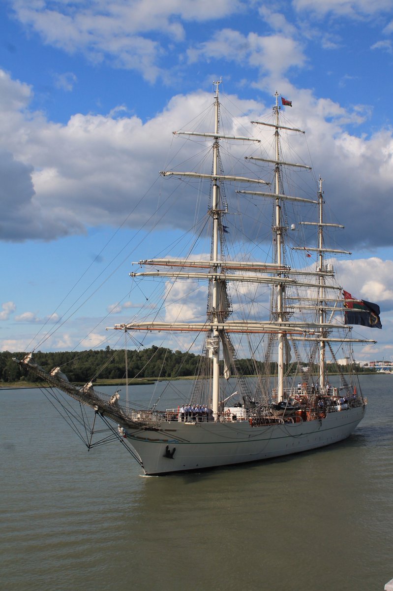 joni_lindeman's tweet photo. #paradeofsails #ShababOman
#tallshipsturku #TSR2017 #Turku #Airisto https://t.co/Z8JGTseQS7
