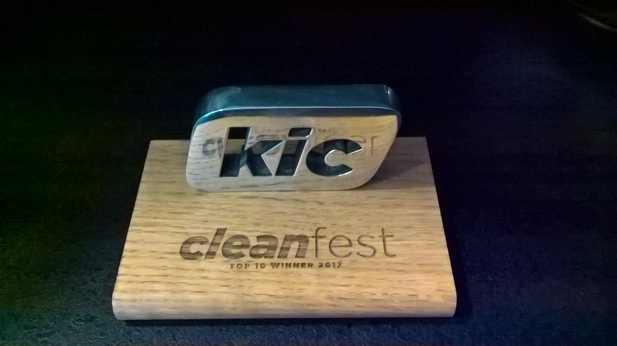 joadoc1's tweet photo. Wee top 10 winners trophy for Harli today #cleanfest https://t.co/5gdqh8xahp