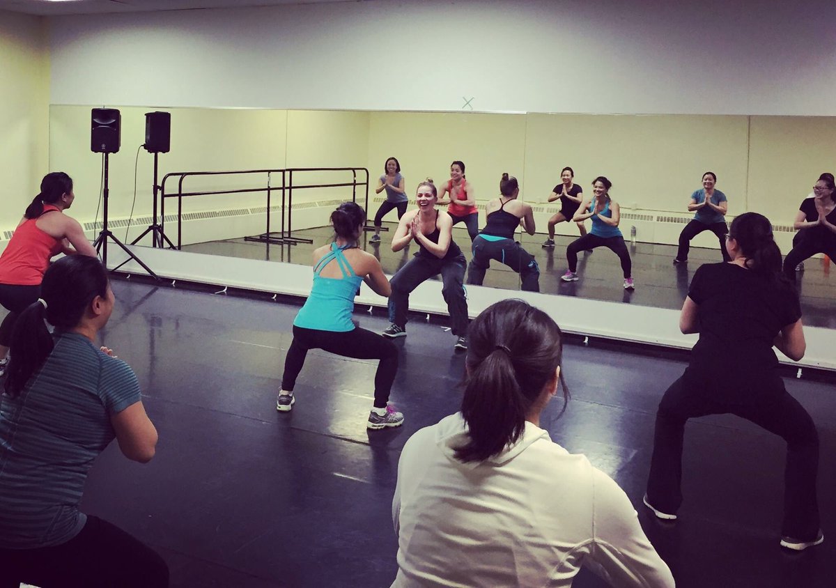 evolutionsdance's tweet image. Lunchtime adult dance &amp;amp; fitness classes! Only $80! 3 blocks east of @CFChinookCentre tinyurl.com/5rfhntg #danceyyc #fitnessyyc #yogayyc
