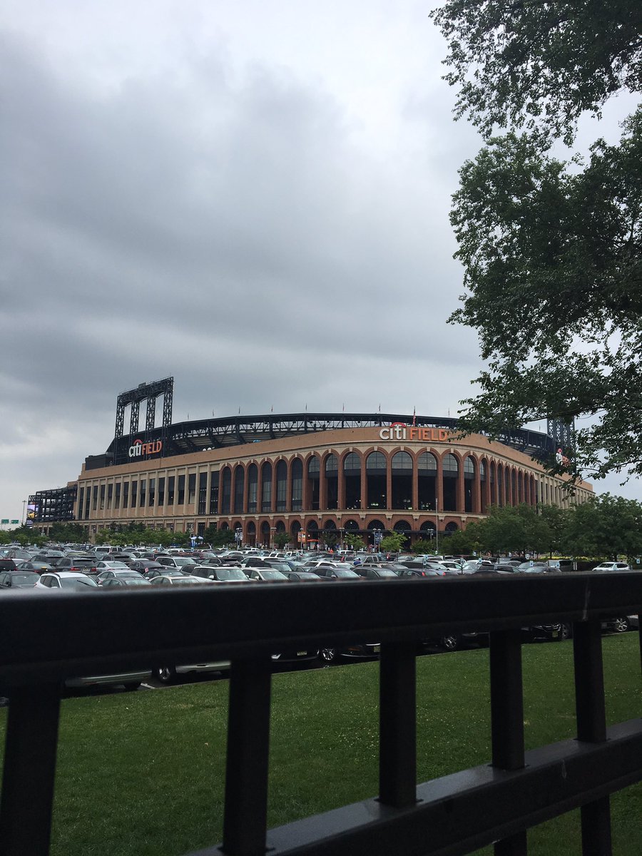 TheFranchise41's tweet photo. Yes they will play ball today!#GoForSweep. #LGM. https://t.co/uTHk911xZP