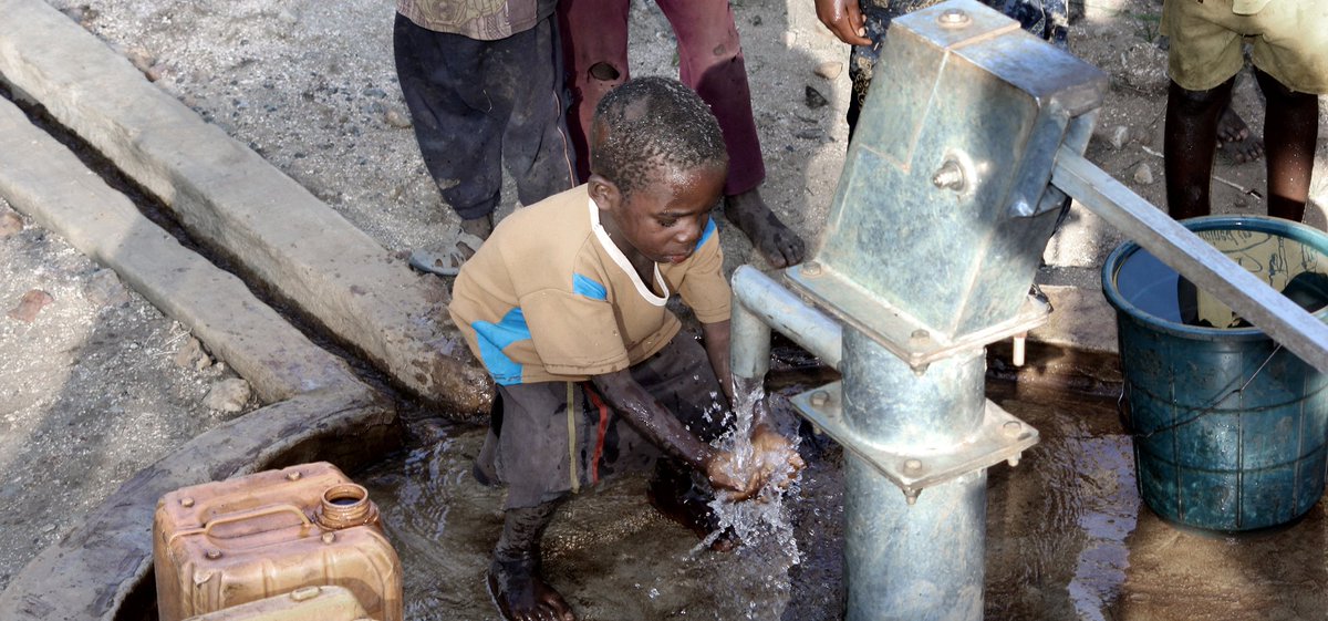 water282's tweet photo. Choose Water. Choose to make a difference. Visit https://t.co/ZByApw2eCW and donate any amount that you can @choose_water https://t.co/oQN4T4zqlW