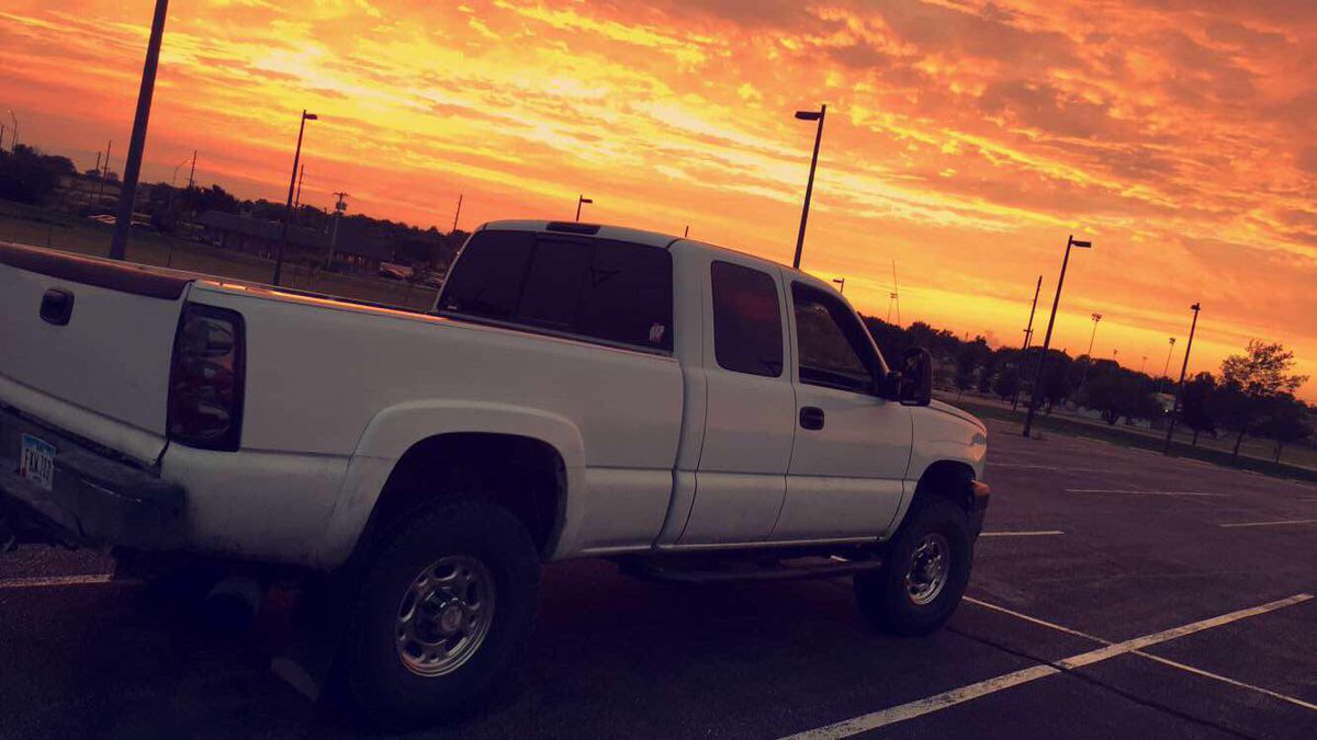 TrapperDevin18's tweet photo. #dmaxlife https://t.co/WHmPe2C5ae