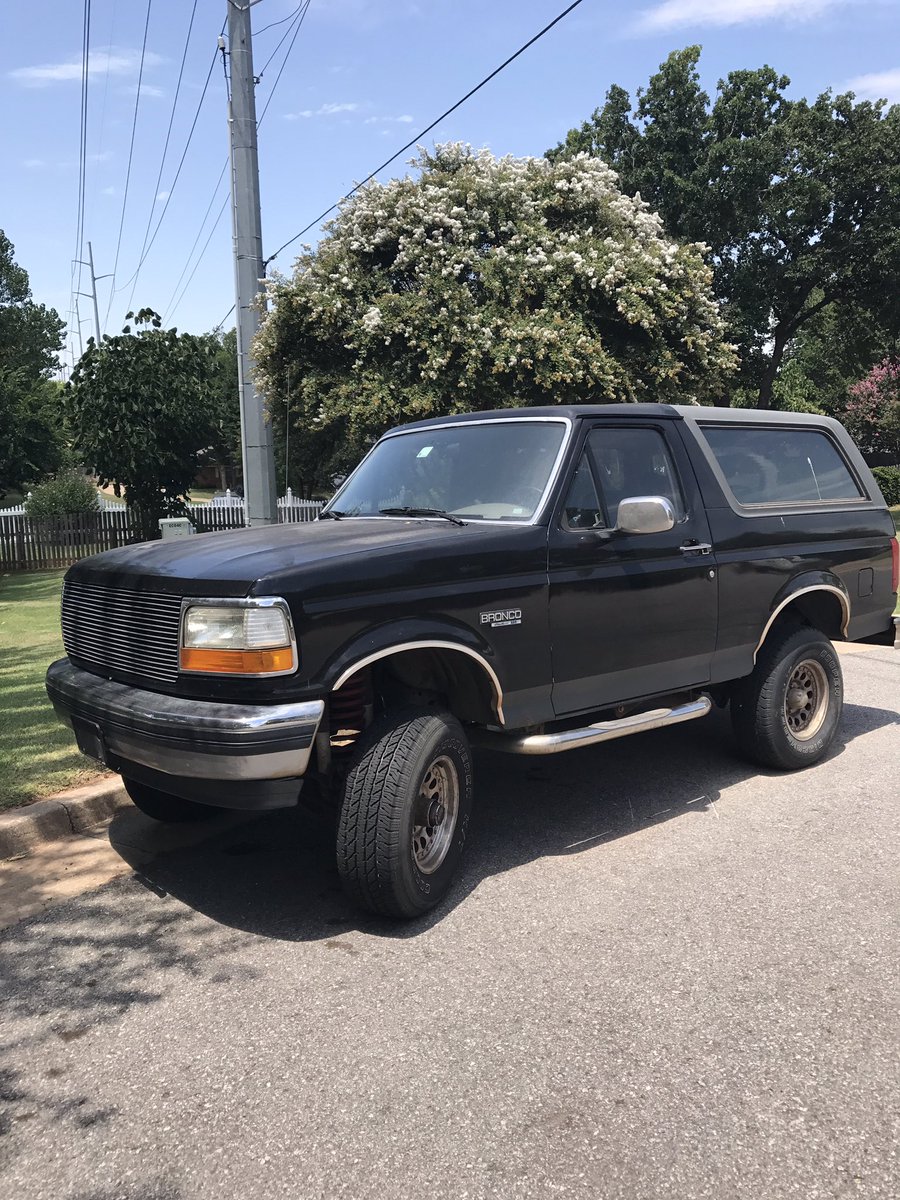 TheGERDS's tweet photo. Hey @OJSimpson now that you're out, I've a got a Bronco I'm trying to sell. I know you're a big fan. HMU https://t.co/7WLZzmS3kg