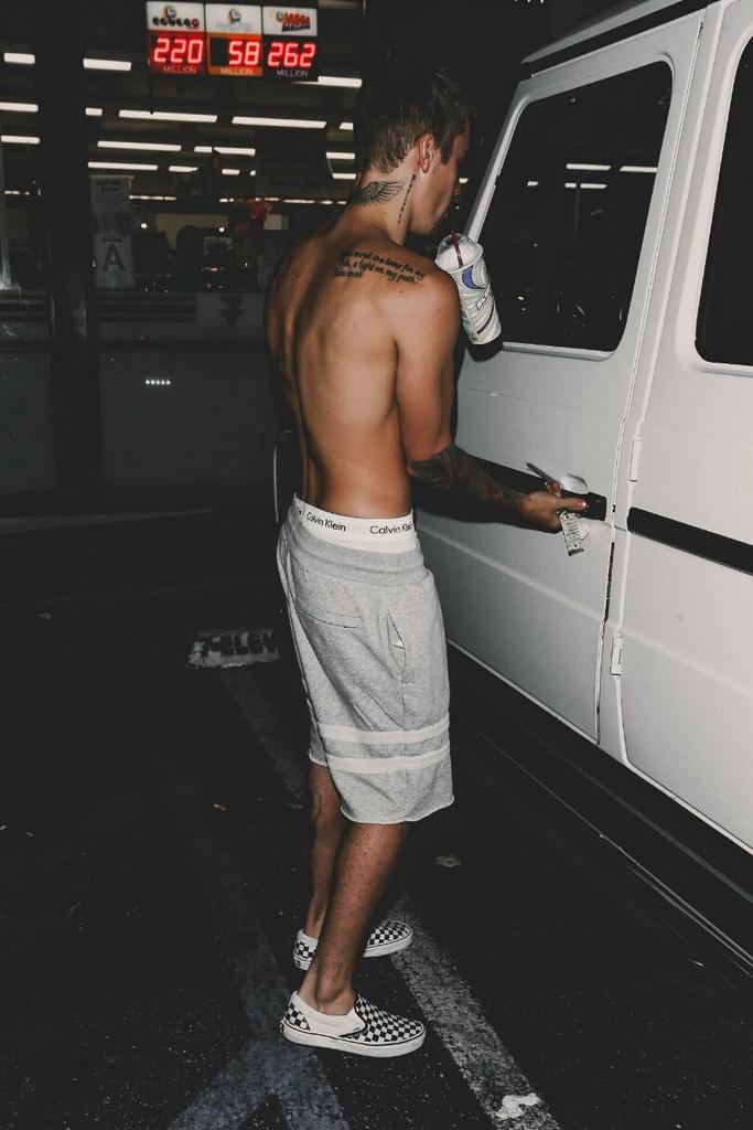 drewbiebsjus's tweet photo. Art. https://t.co/QrMaZQ3PbH