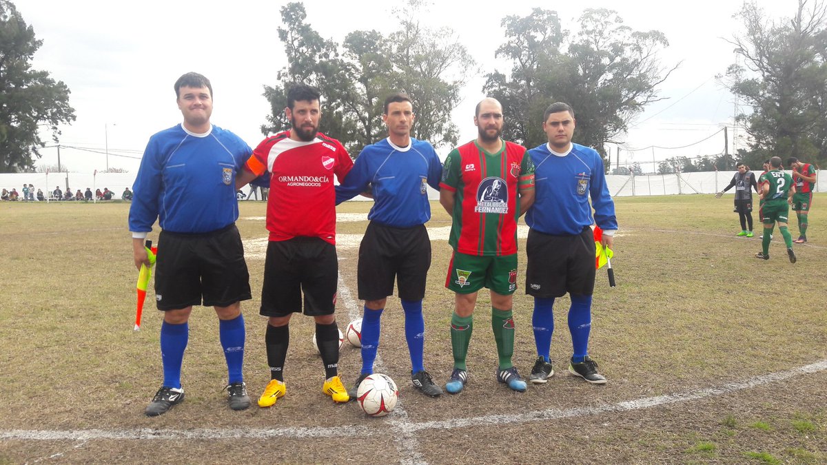 EmiliaSpinelli3's tweet photo. #AFlorida Comenzó el encuentro entre Mendoza y @club_avenida
@futbolflorida https://t.co/WZgSEyL4NT