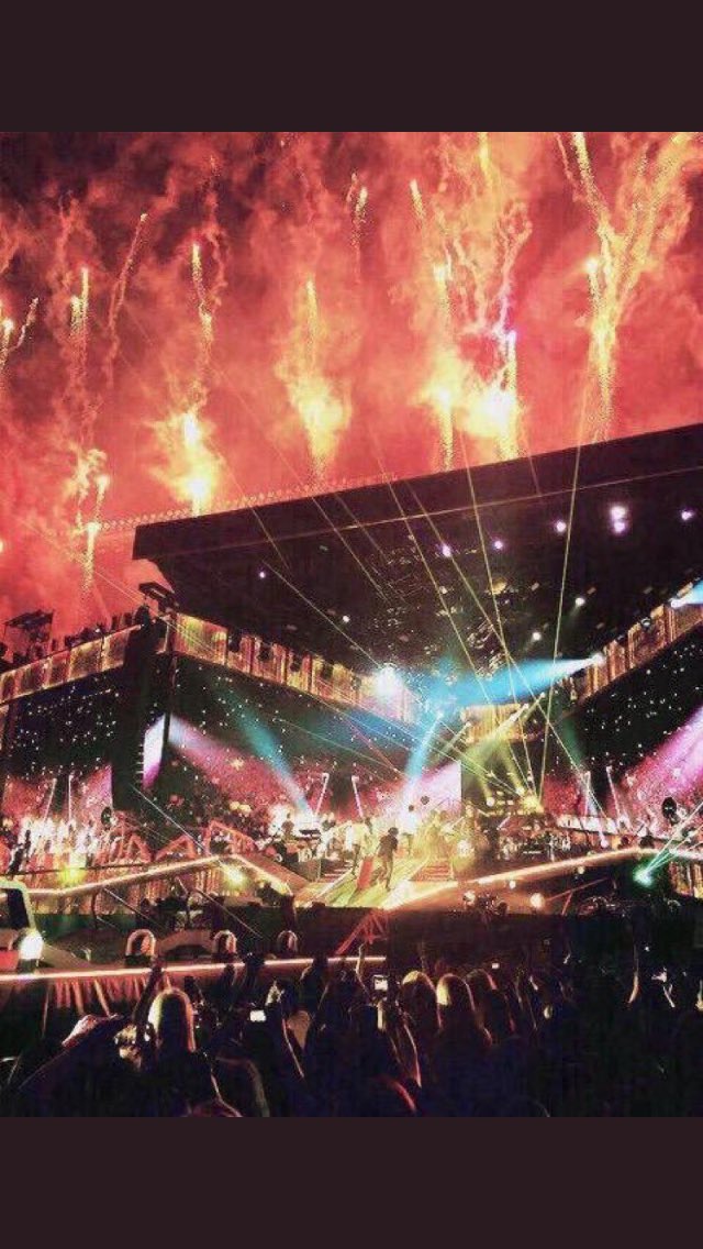 laura_tommo28's tweet photo. Pls come back soon, I wanna go home  #7YearOfOneDirection https://t.co/4sGjBPYjxZ