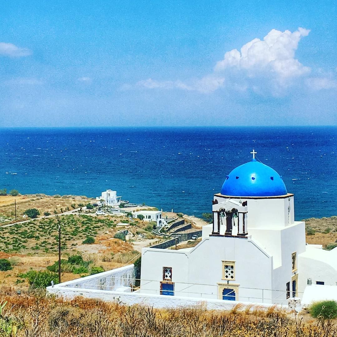 hammambaths's tweet photo. The magic of Greek summer can be found in every gulf and island! 🌊 🌞 

Credits 💙  @breakfaststudiodubai

#summer #Greece https://t.co/DrYMju7Il9