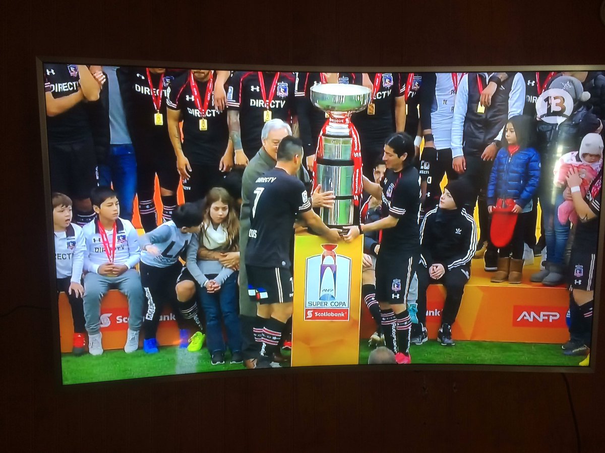 saiyansick's tweet photo. Colo❤️Colo querido ! De la mano del Mago seguiremos haciendo historia #VamosCacique #DomingoDeGanarSeguidores #SDCC2017 #SuperCopaCC https://t.co/fwSMv5DRNf