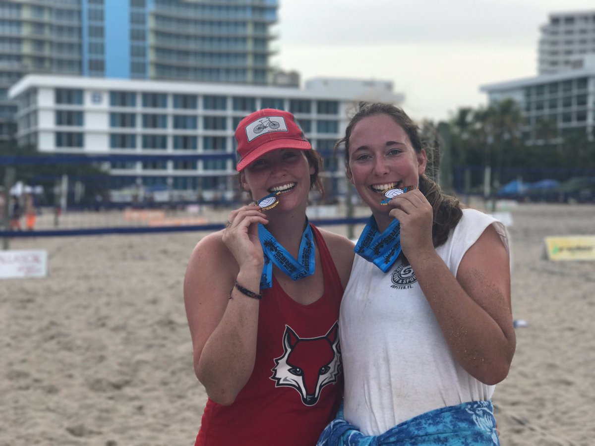 Maristvb's tweet photo. A little hardware for junior @Lauren_Waide this weekend!🥇
First place @ #DigTheBeach A/AA Tournament 🏖 @DTB_Tour https://t.co/Mnauur8BhD