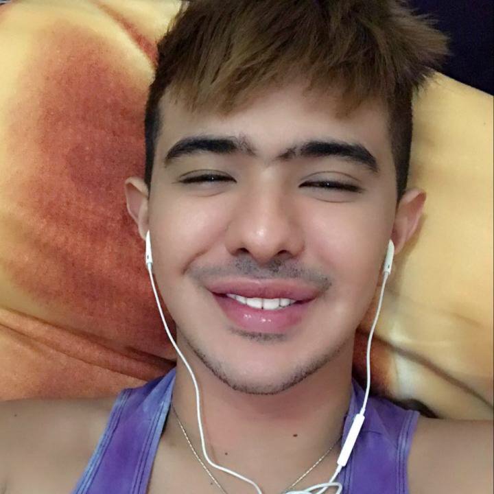coolkahfi's tweet photo. OMG! You have to see this. #BIGOLIVE > suami istriiikuuuuu.  
https://t.co/w6tAfBsd6i https://t.co/88K5v7VYmA