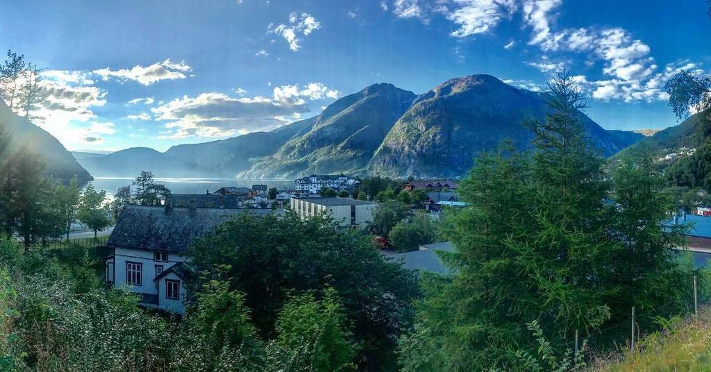 mhphotouk's tweet photo. #view over #Eidfgord #norway #scandinavian #europe #lake #mountains https://t.co/Tky4yq9YIL https://t.co/3T9W0Bk8Zp