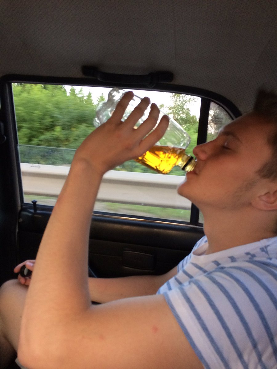 IvaaaN_Tru's tweet photo. Каеф... все лето б так 😁 https://t.co/yeAwNazXb0