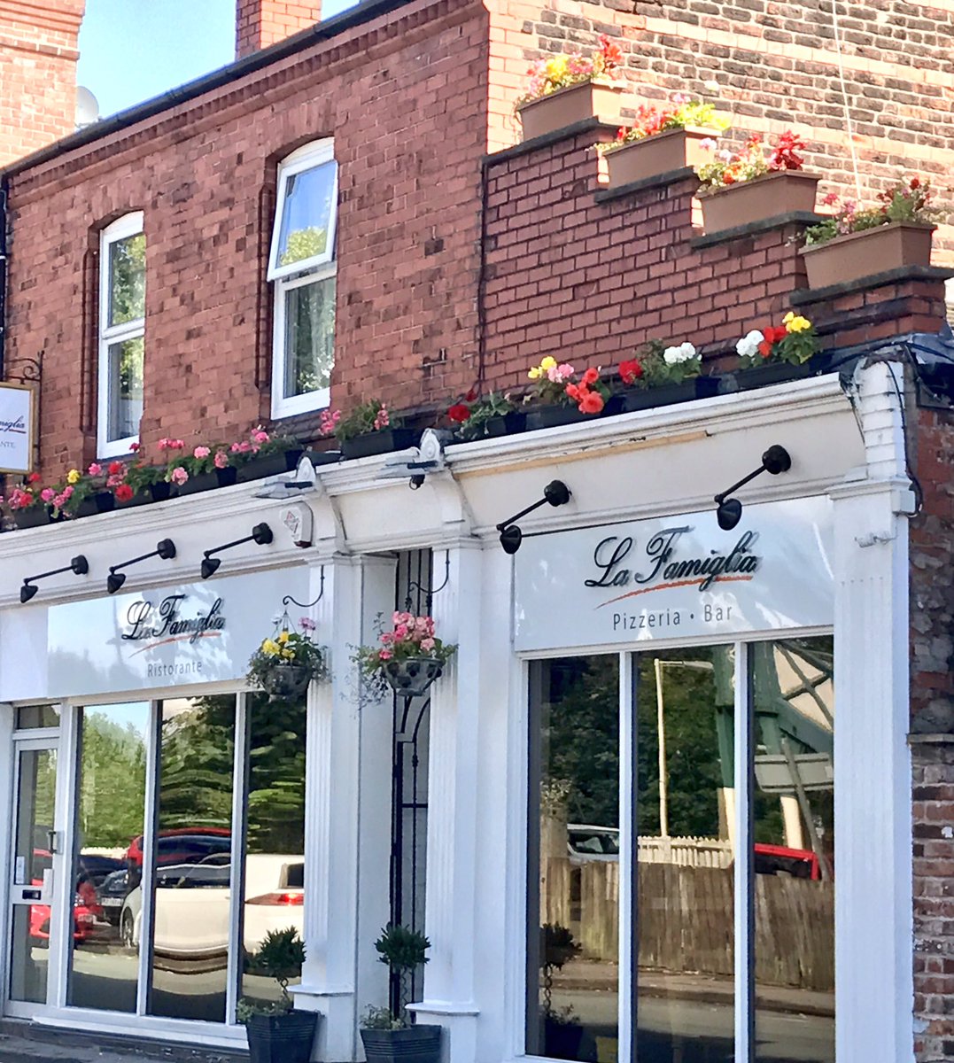 AltyinBloom's tweet photo. An excellent example from @LaFamigliaHale #Hale using a bit of imagination to beautify #business exterior #Altrincham https://t.co/QZtB4xUsfW