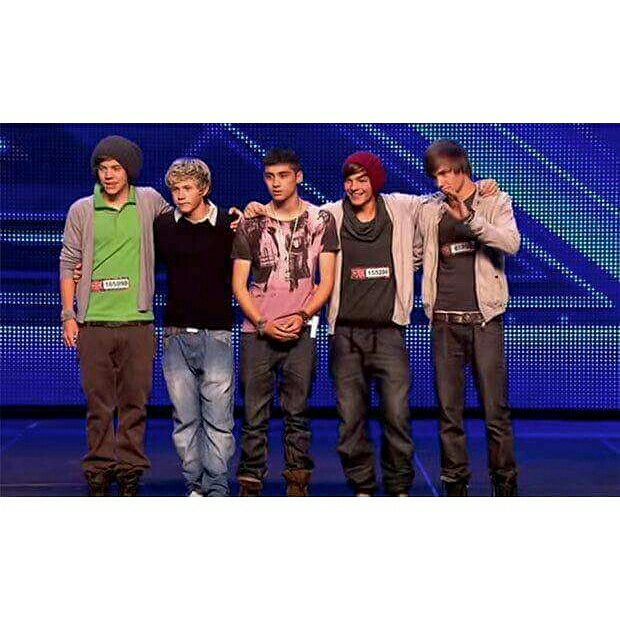 DizeClau's tweet photo. Gracias infinitamente por hacer que mi vida sea más bonita @onedirection ❤! Con ustedes siempre #7YearsOfOneDirection #thisisnotheend 💞👌😢 https://t.co/ZfLZfzslzh