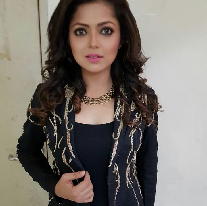 drashtilovely's tweet photo. #DrashtiDhami  @drashti10  from #BOLLYSTARVAGANZA  @whatsonANTV  @SeriesANTV ❤ https://t.co/sPnIU0c7GW