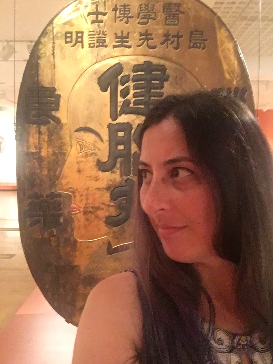 ViscoLewis's tweet photo. #Gold! At @MingeiMuseum and @TimkenMuseum in @BalboaPark #sandiego 
#ChineseSigns #RussianIcons #museumSelfie #museums #art https://t.co/pLcmsecv4O