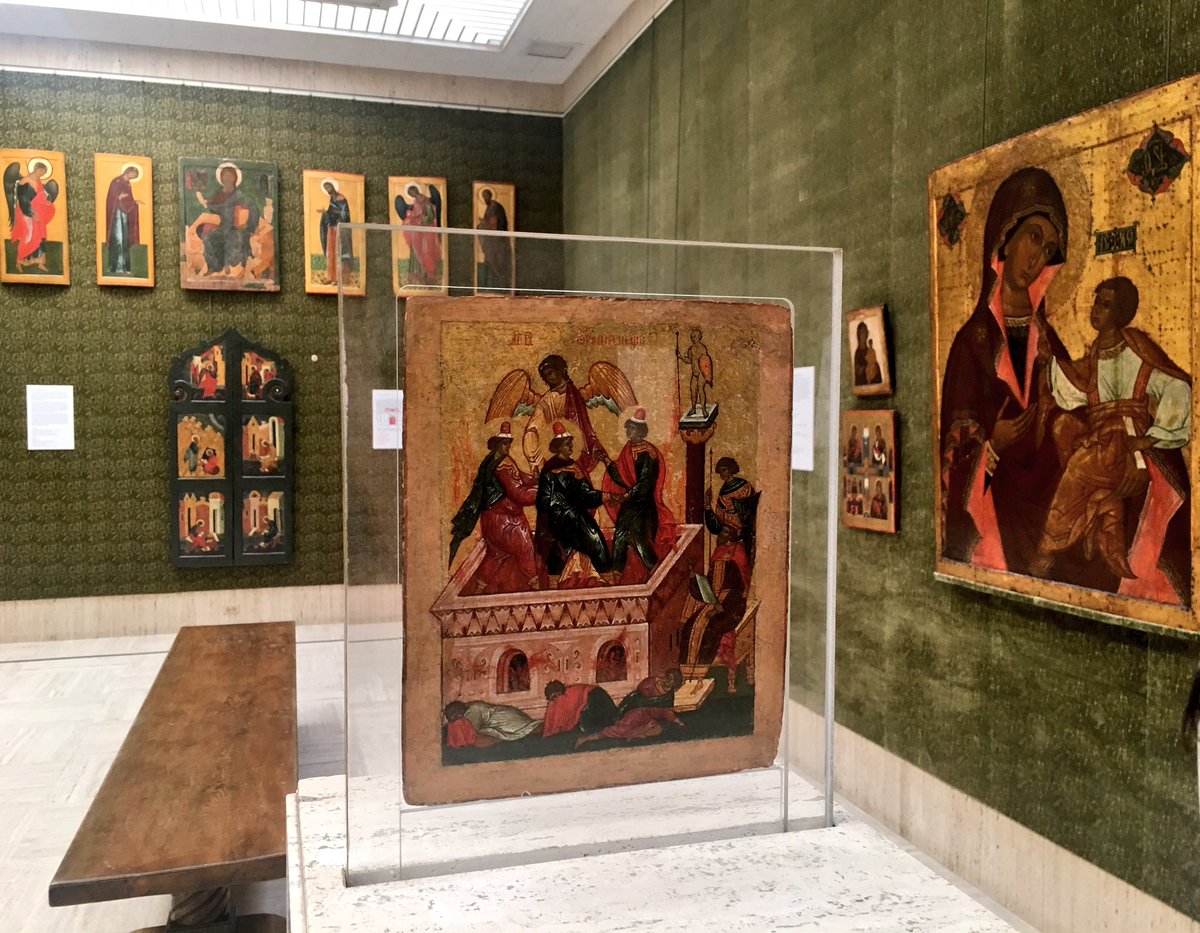 ViscoLewis's tweet photo. #Gold! At @MingeiMuseum and @TimkenMuseum in @BalboaPark #sandiego 
#ChineseSigns #RussianIcons #museumSelfie #museums #art https://t.co/pLcmsecv4O