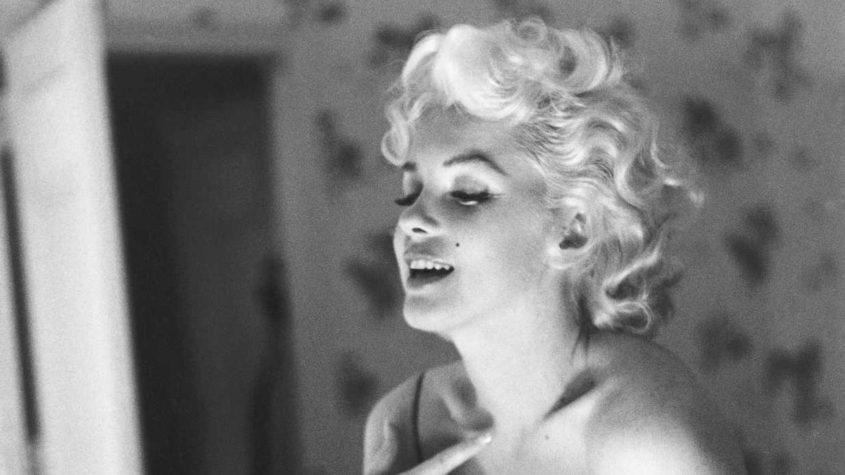 The Stories Behind These 11 Famous Fragrances crwd.fr/2unmYrv