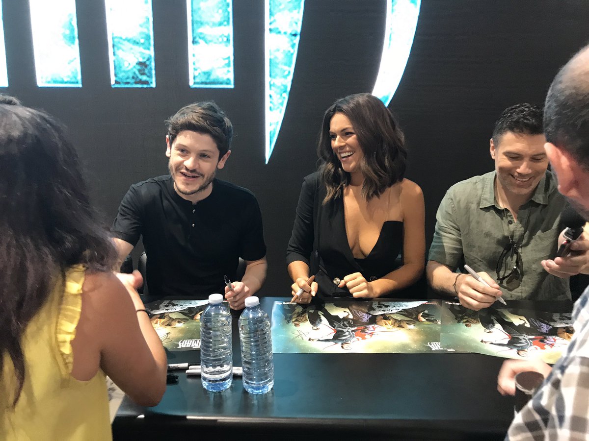 ABCNetwork's tweet photo. The cast of Marvel's #Inhumans had a blast at their first Comic-Con! @theinhumans #MarvelSDCC #SDCC https://t.co/jpqJm07TRE