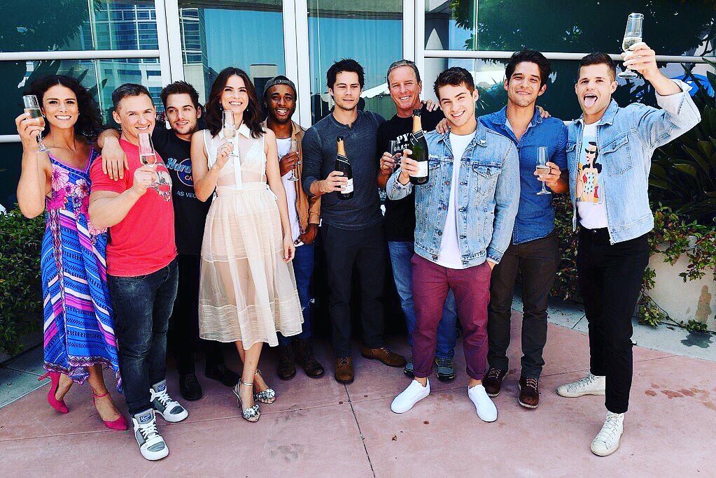 ReallyCody's tweet photo. Thank you for the incredible weekend. Here's to you guys 🥂#sdcc https://t.co/h8LeJgPjHy