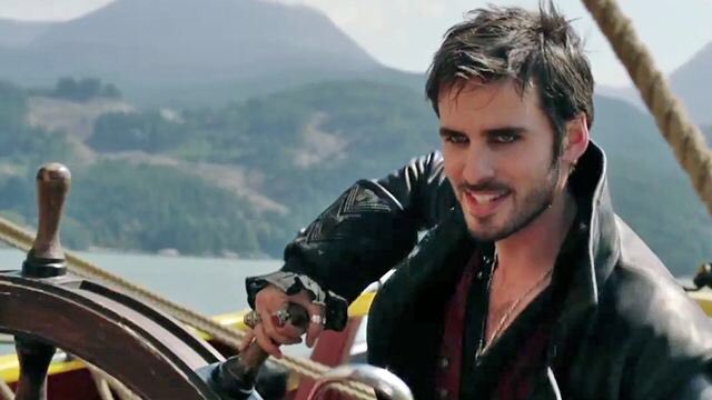 PreviouslySerie's tweet photo. #OUAT
#OUATSDCC
@colinodonoghue1: "Son las mismas personas que se molestan si haces lo mismo una y otra vez. La ΓΊnica soluciΓ³n es cambiar" https://t.co/4JgzTMUQhX