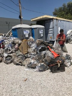FoLARfrogspot's tweet photo. #REI Day of Service at the #FrogSpot to celebrate the opening of their #Burbank store. #OptOutside https://t.co/uIAgXNZ9bm
