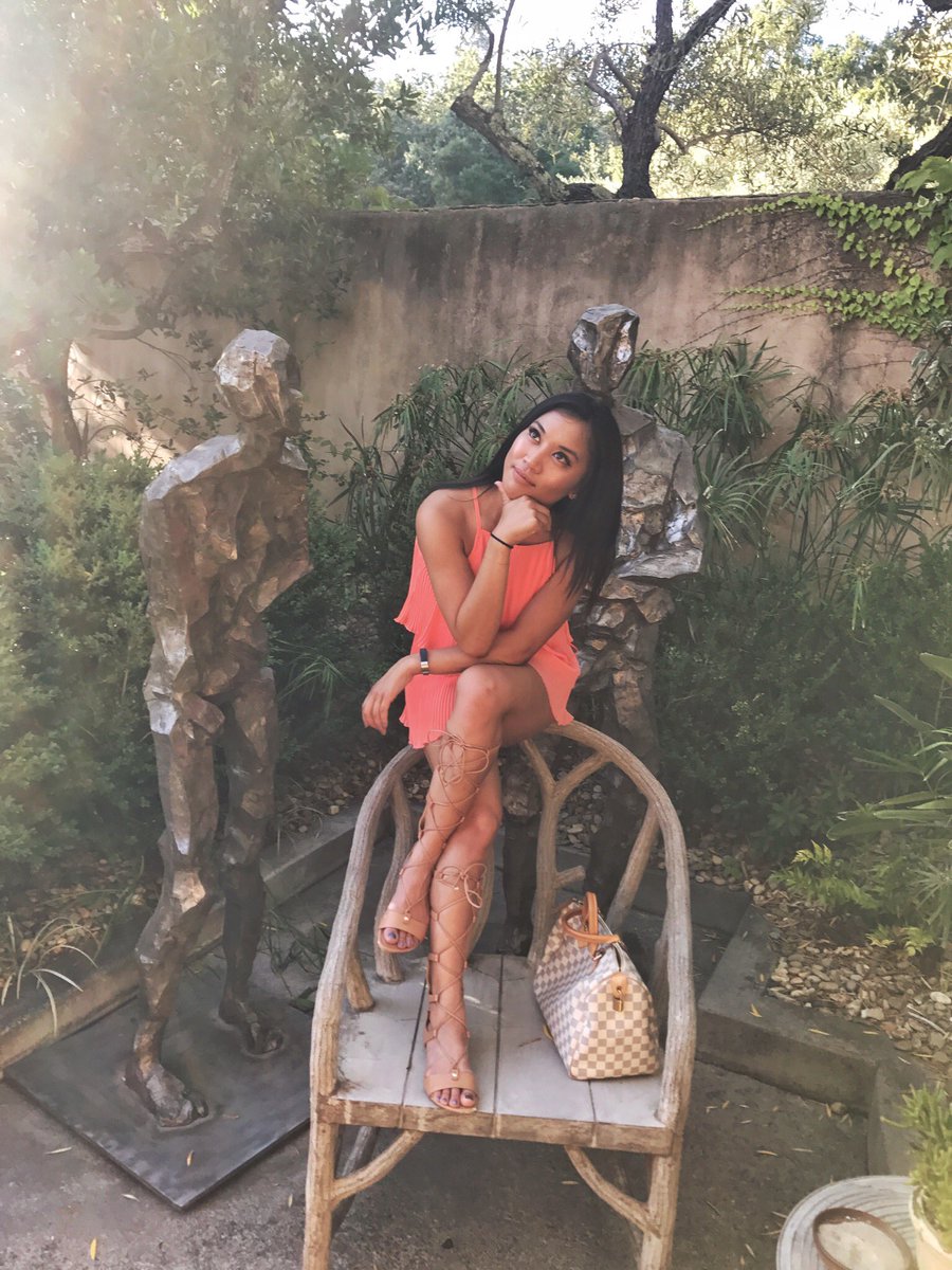 j_leeez's tweet photo. WILD THOT https://t.co/tcGy7lYOGV