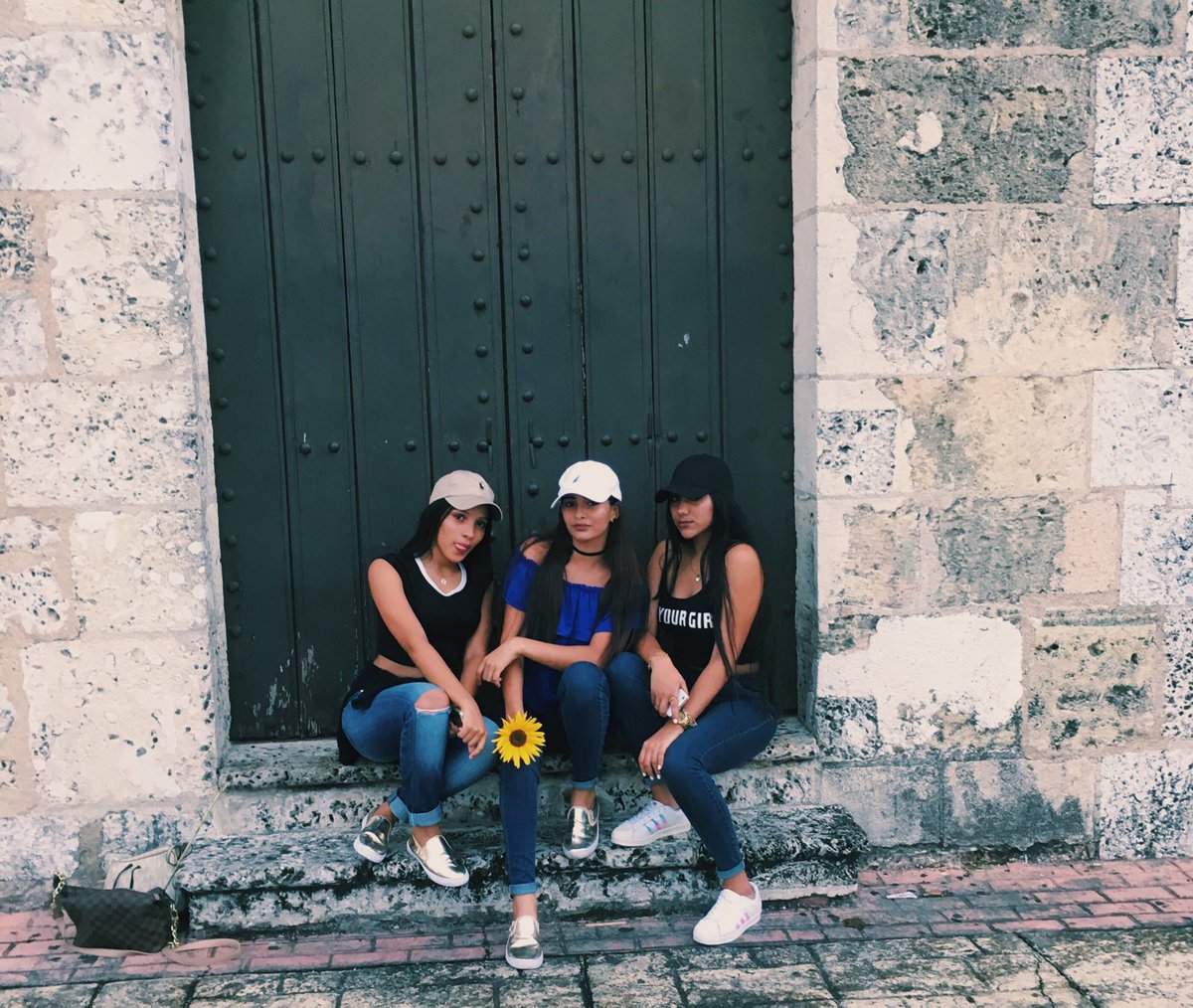AmbarGaarcia's tweet photo. Enjoy the beautiful moments #kuins 💐🖇 https://t.co/mw1ihspn32