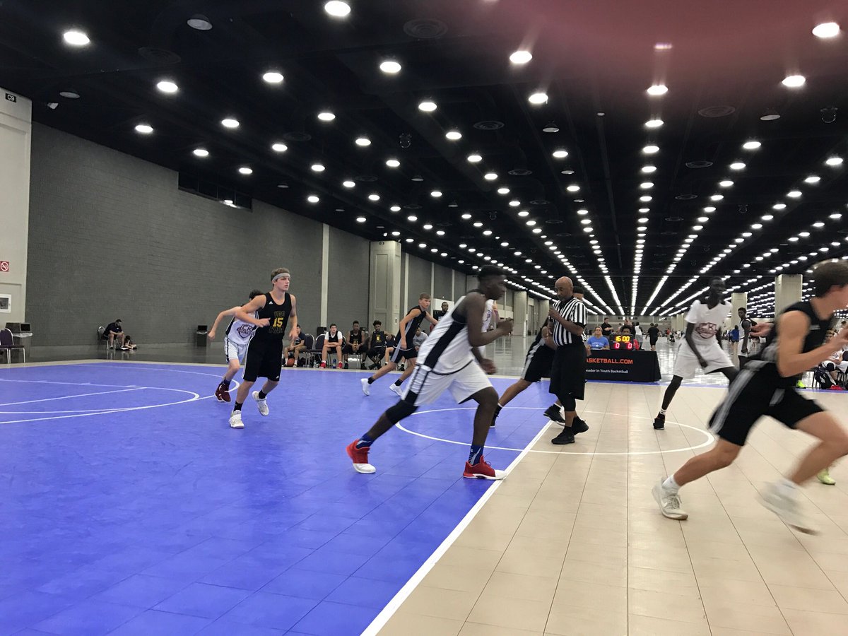3ramkids's tweet photo. Nice win @ckubasketball @KYHoopfest this morning. Playing at 335pm Let's go CK! https://t.co/RP3crHzE4T