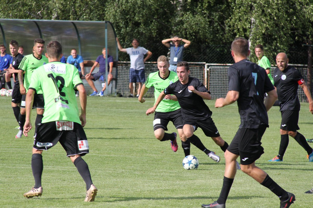 FCChomutov's tweet photo. Chomutovští fotbalisté podali dobrý výkon, nakonec ovšem se Slavojem Vyšehrad prohráli 1:2 a v @MOL_Cup končí. https://t.co/e5hajfdhNn