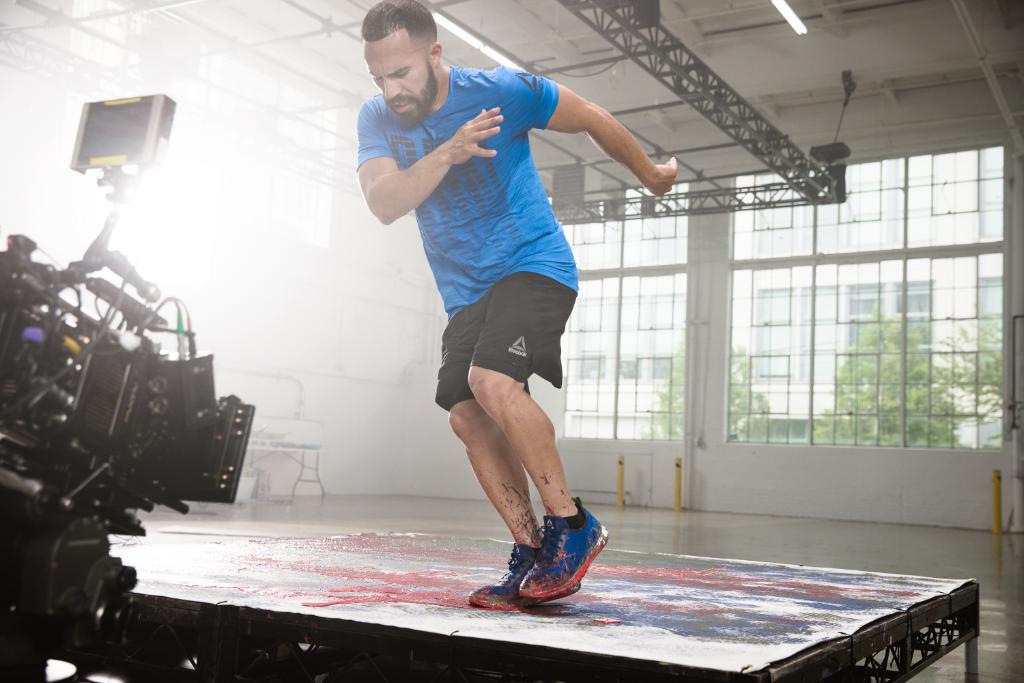 ReebokCanada's tweet photo. #PrintSmooth + 4 buckets of paint + fast feet = the ultimate art of speed. Watch the video: https://t.co/h0fgxHRPw6 https://t.co/hHFVCMnuUD