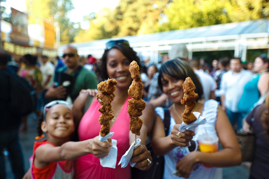 Day 3 of #BiteofSeattle is officially on! 50+ restaurants, 15 food trucks &amp; more! Head to <a href="/seattlecenter/">Seattle Center</a> for delicious #noms until 8p today!